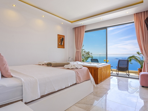  gece  -  Kasım
  | Kalkan Kördere'de Deniz Manzaralı 8 Kişilik Aile Villası: Çocuk Havuzlu ve Jakuzili